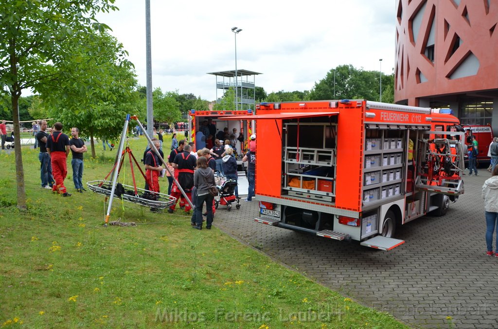 Tag der Offenen Tuer BF Koeln Weidenpesch Scheibenstr P093.JPG